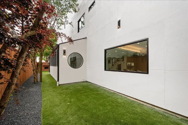 $1,695,000 | 2135 Quenby Street, Houston, TX 77005