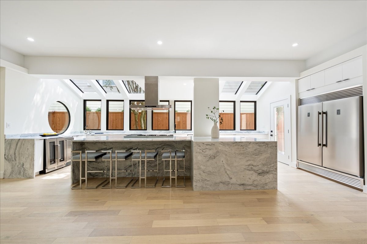 2135 Quenby Street Houston, TX 77005 - Photo 6 of 48 an entryway with livingroom