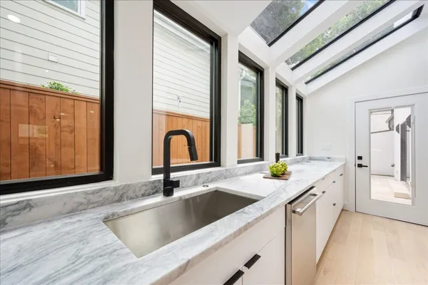 $1,695,000 | 2135 Quenby Street, Houston, TX 77005