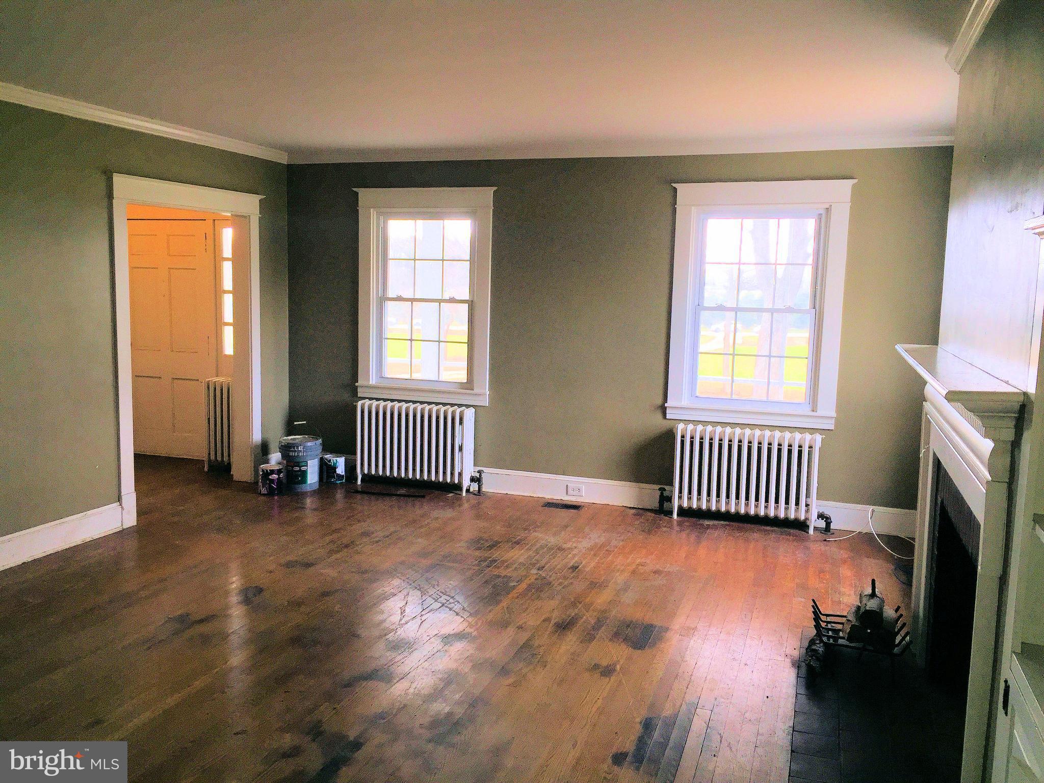 5311 Solomons Island Road Lothian, MD 20711 - Photo 3 of 36 Living Room