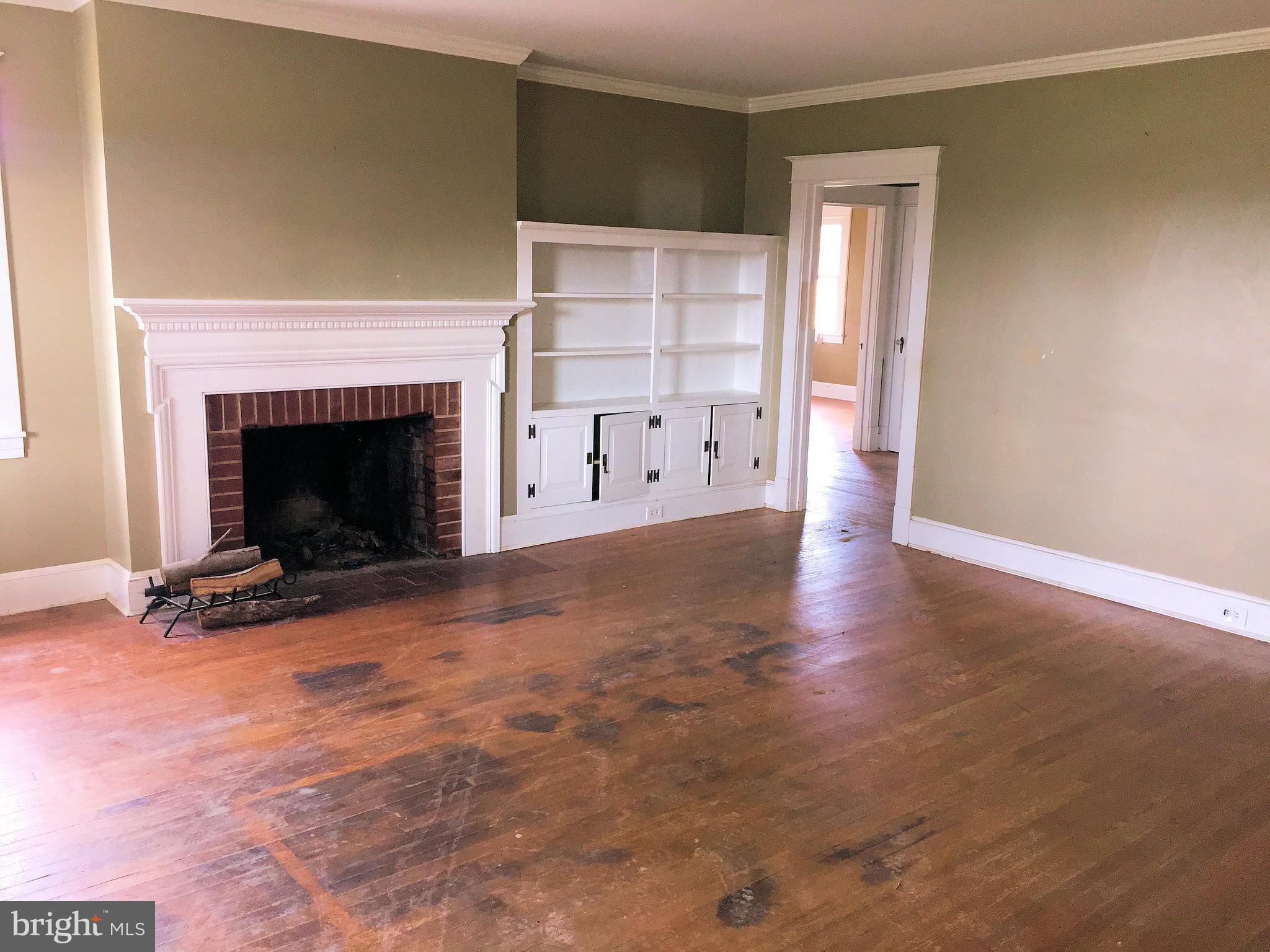 5311 Solomons Island Road Lothian, MD 20711 - Photo 4 of 36 Living room