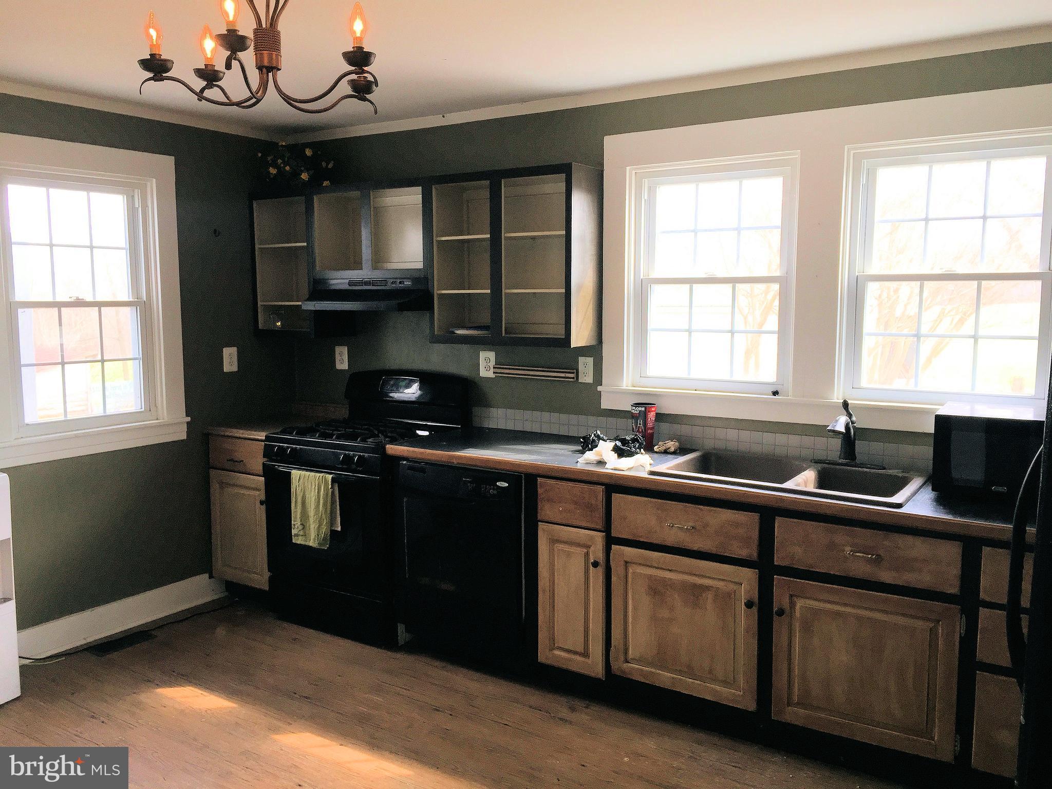 5311 Solomons Island Road Lothian, MD 20711 - Photo 5 of 36 Kitchen