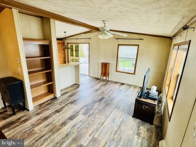 a view of a walk in closet