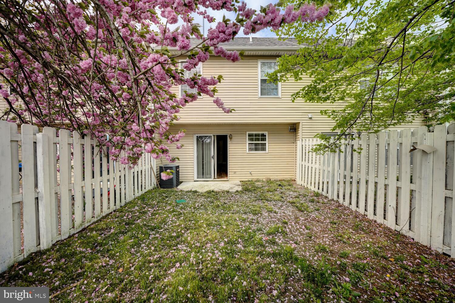 121 Periwinkle Drive Dover, DE 19904 - Photo 35 of 35 a front view of a house with a garden