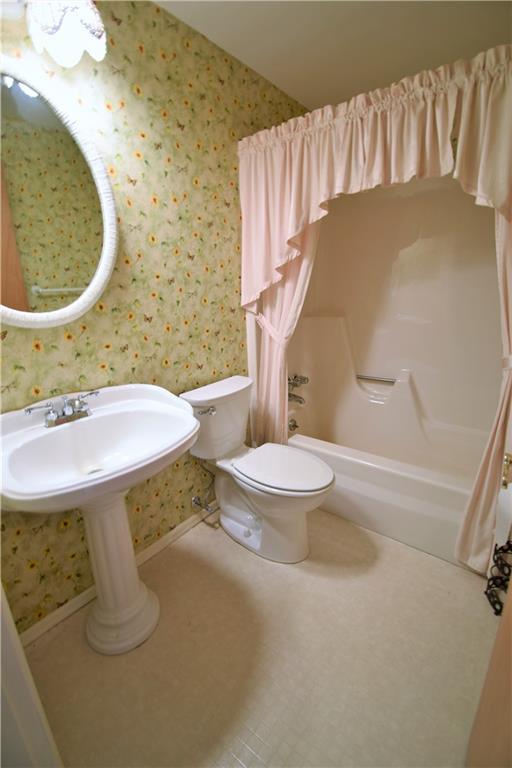497 Pleasant Valley Road Washington, PA 15301 - Photo 17 of 25 Gallery Image 17