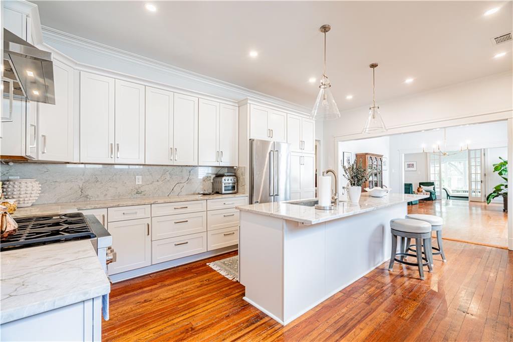 2405 Octavia Street New Orleans, LA 70115 - Photo 12 of 26