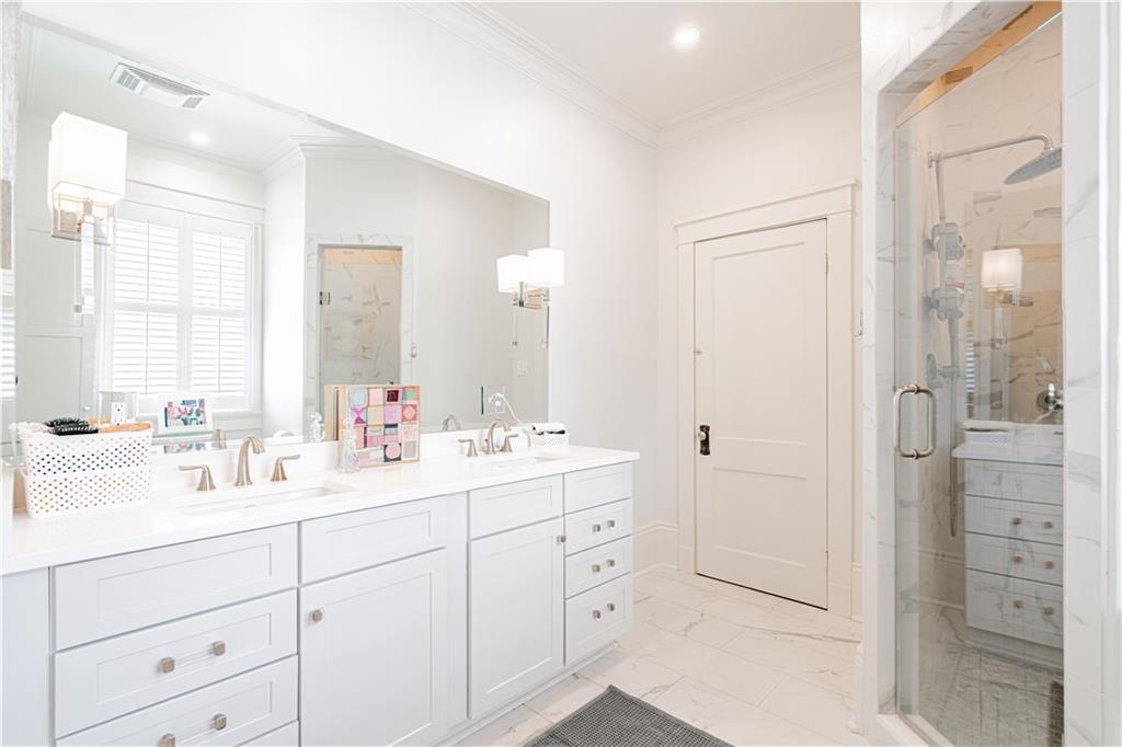 2405 Octavia Street New Orleans, LA 70115 - Photo 20 of 26