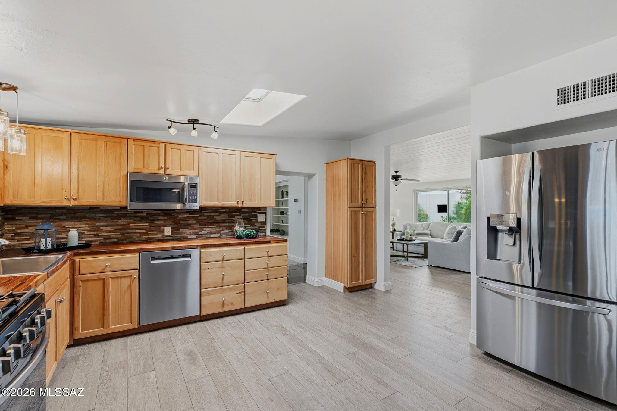 4425 North Pontatoc Road Tucson, AZ 85718 - Photo 23 of 47 Another view of the kitchen