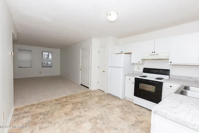 $850 | 104 Ravenwood Drive, Unit B, Jacksonville, NC 28546