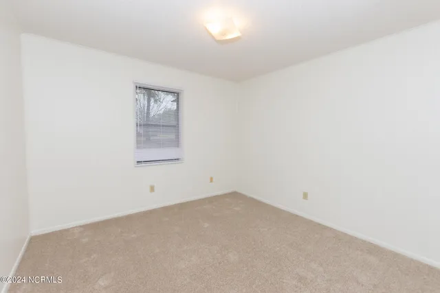 $850 | 104 Ravenwood Drive, Unit B, Jacksonville, NC 28546