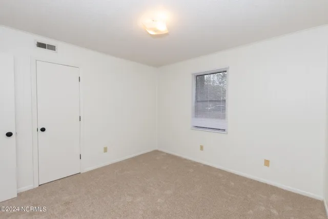 $850 | 104 Ravenwood Drive, Unit B, Jacksonville, NC 28546