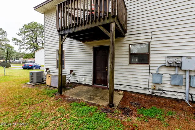 $850 | 104 Ravenwood Drive, Unit B, Jacksonville, NC 28546