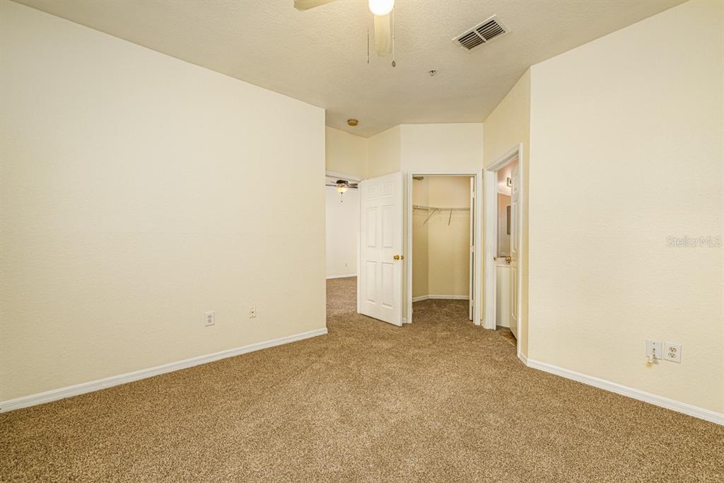3561 Conroy Road, Unit 215 Orlando, FL 32839 - Photo 20 of 43 an empty room with a bathroom