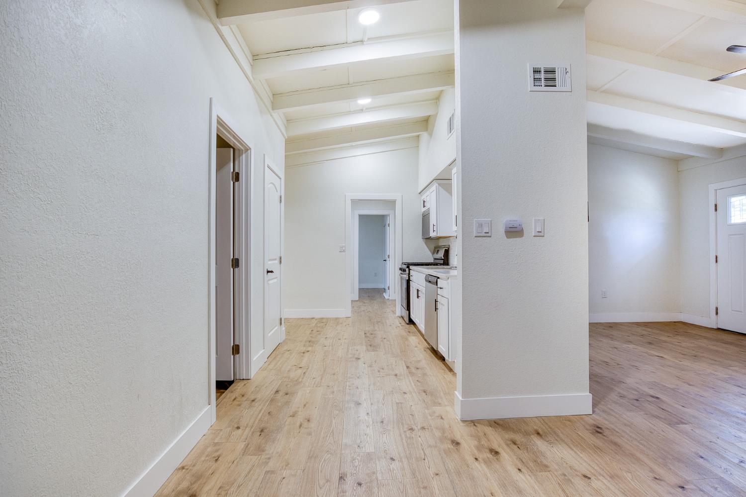 2323 Del Rio Drive Stockton, CA 95204 - Photo 7 of 20