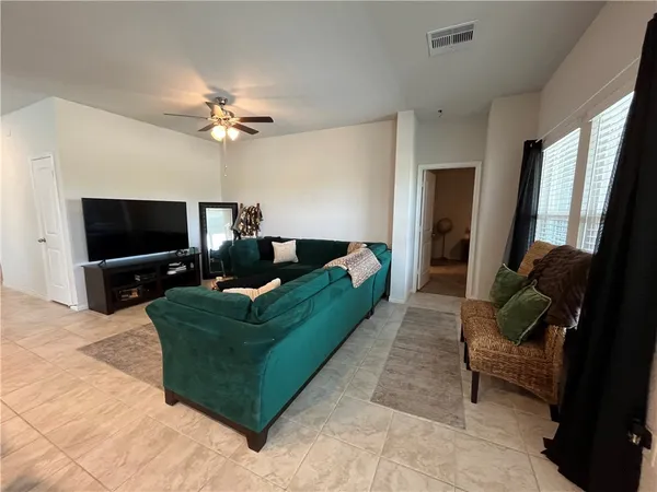 $270,000 | 1504 Mckinney Court, Brenham, TX 77833