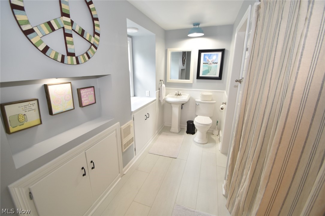7340 Valley View Road Hudson, OH 44236 - Photo 32 of 50 Second floor bathroom