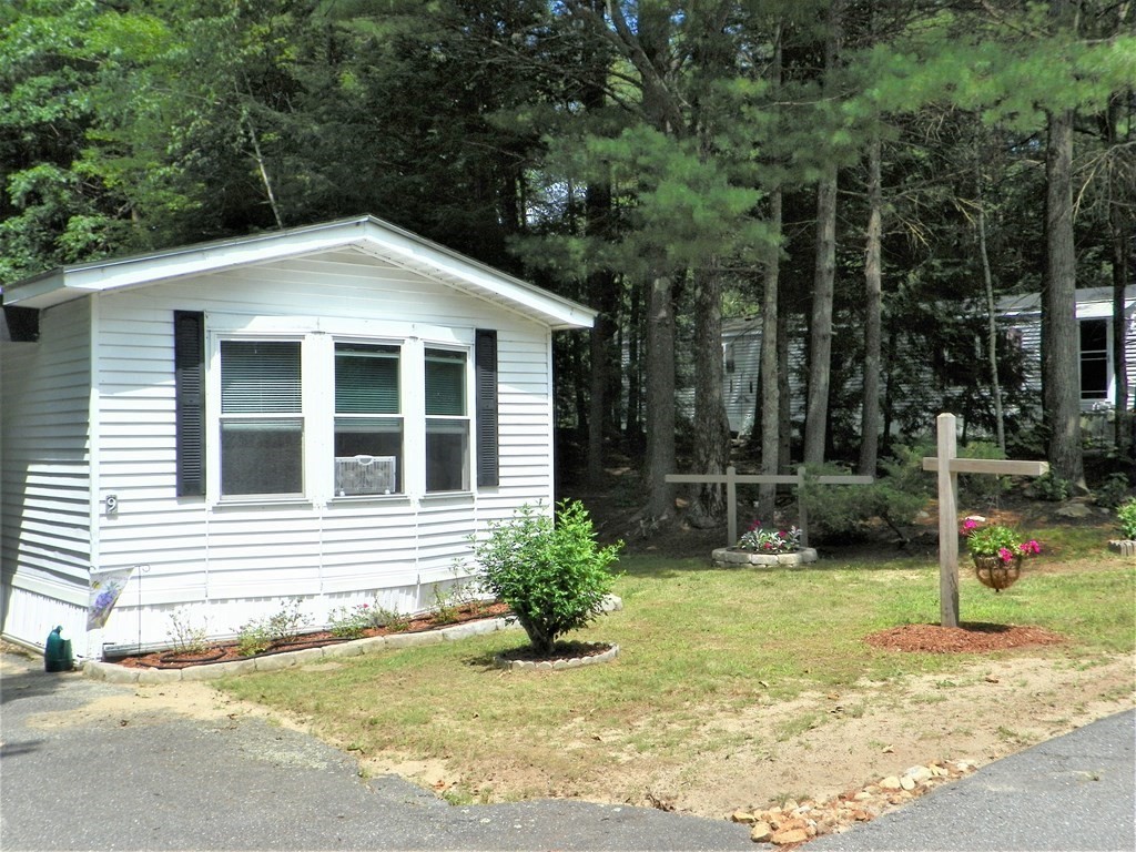 9 Crescent Road Winchendon, MA 01475 - Photo 3 of 23 a front view of a house with garden