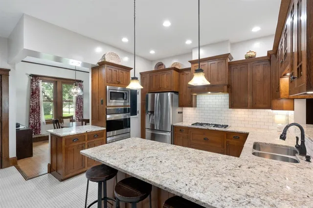 $685,000 | 323 South Central Avenue, Richland Center, WI 53581