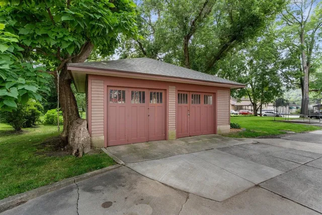 $685,000 | 323 South Central Avenue, Richland Center, WI 53581