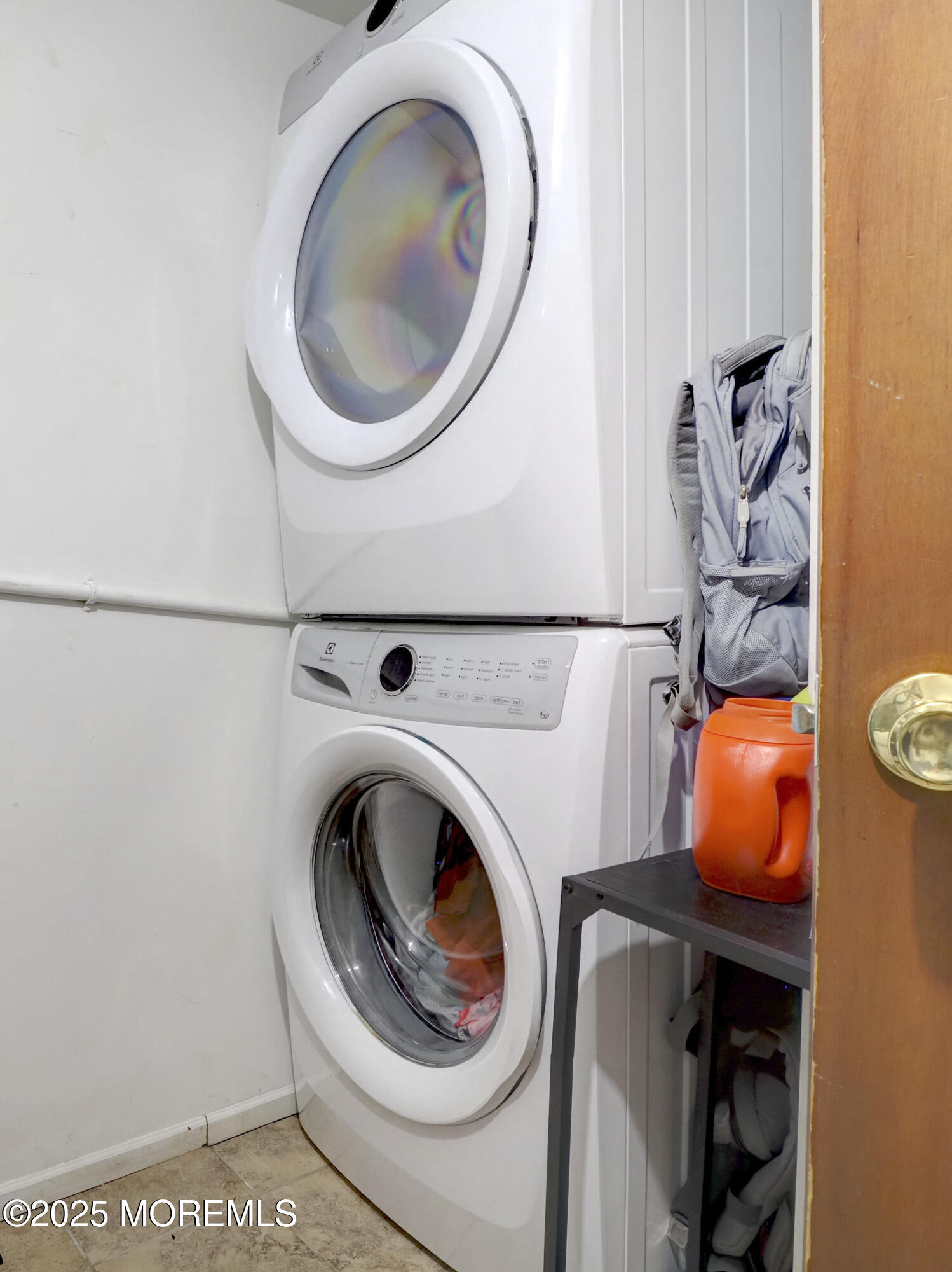 82 Cliffwood Avenue West, Unit 25D Cliffwood, NJ 07721 - Photo 12 of 27 a utility room with dryer and washer