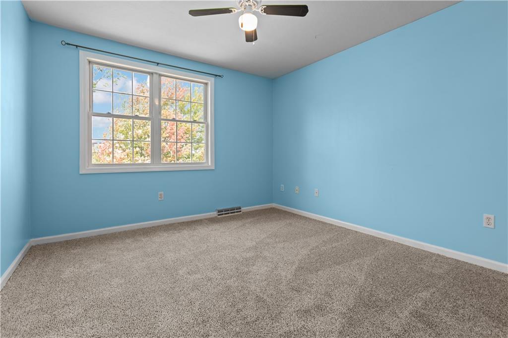 1552 Cathell Road Pittsburgh, PA 15236 - Photo 22 of 34 an empty room with a window