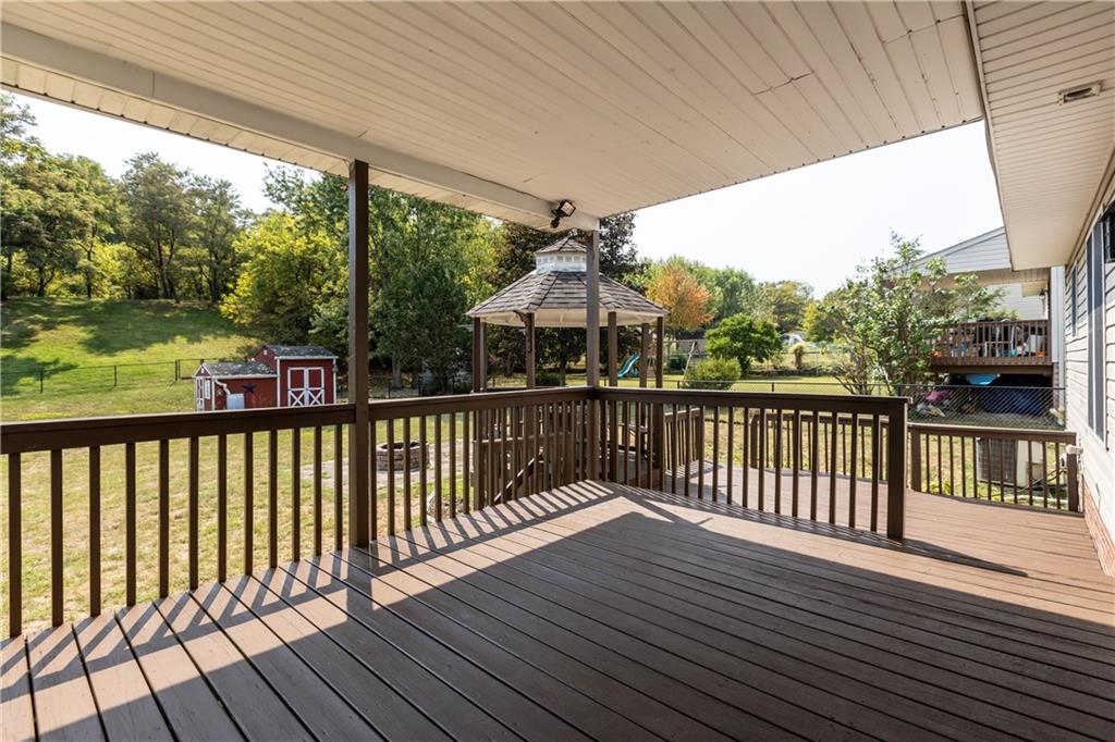 1552 Cathell Road Pittsburgh, PA 15236 - Photo 25 of 34 a view of a balcony with wooden floor
