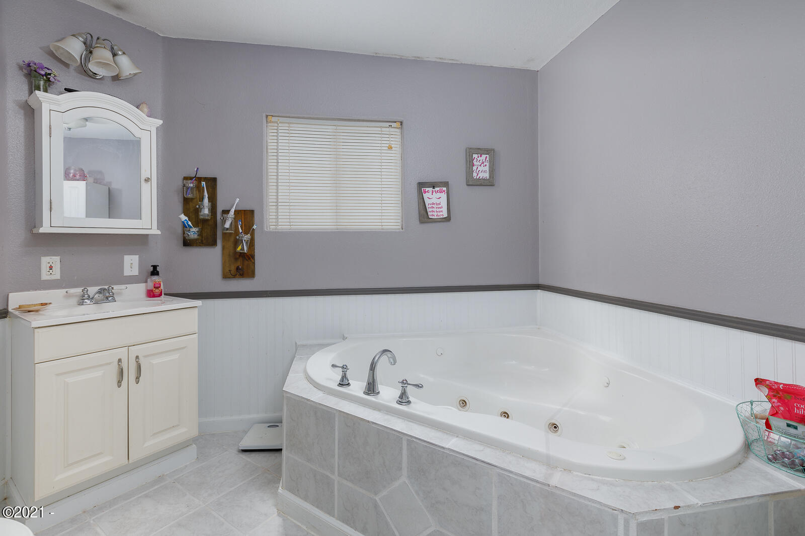 1240 Northwest Dundon Road Toledo, OR 97391 - Photo 18 of 38 -18