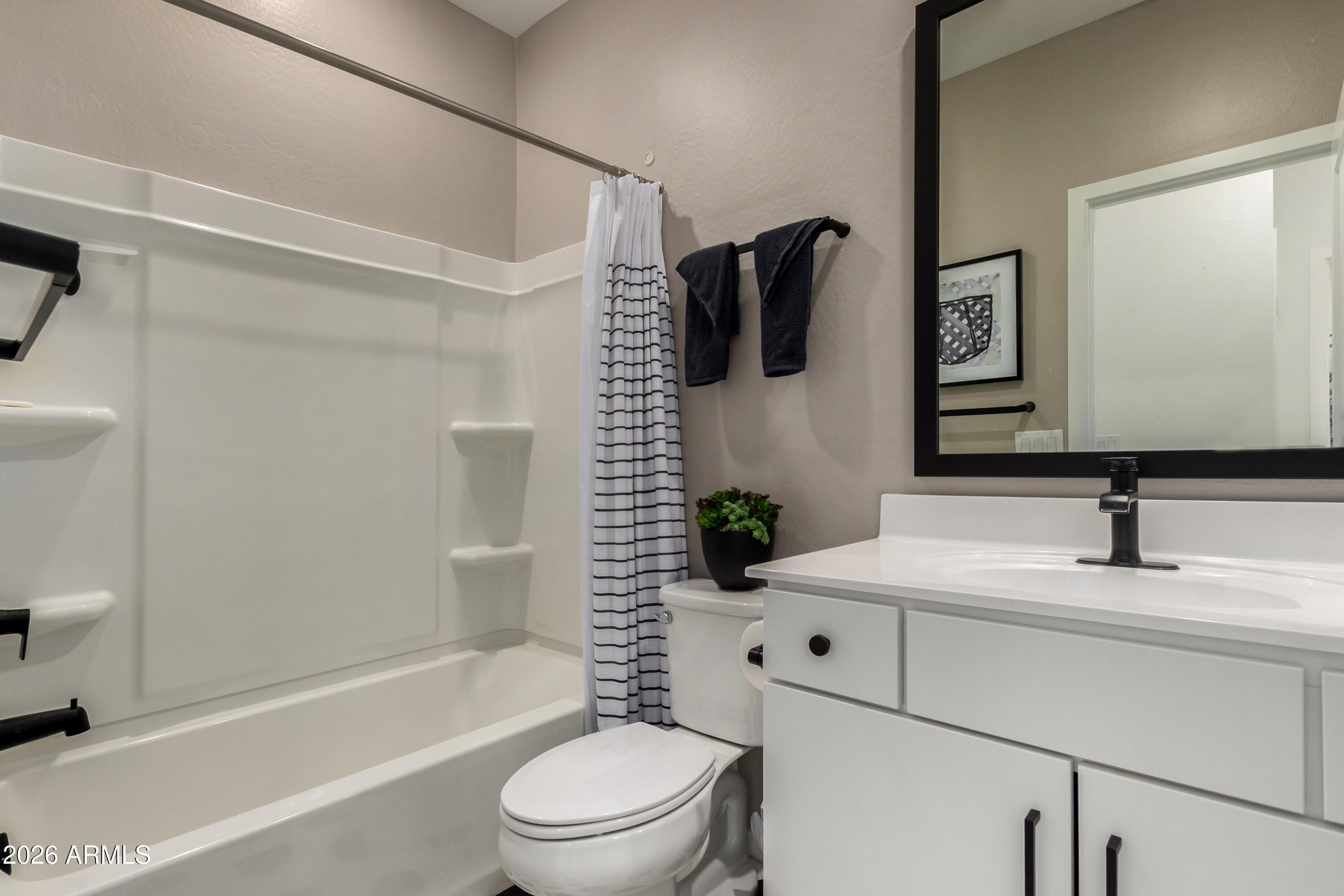 4548 South Renaissance Drive, Unit 103 Gilbert, AZ 85297 - Photo 17 of 19 guest bath