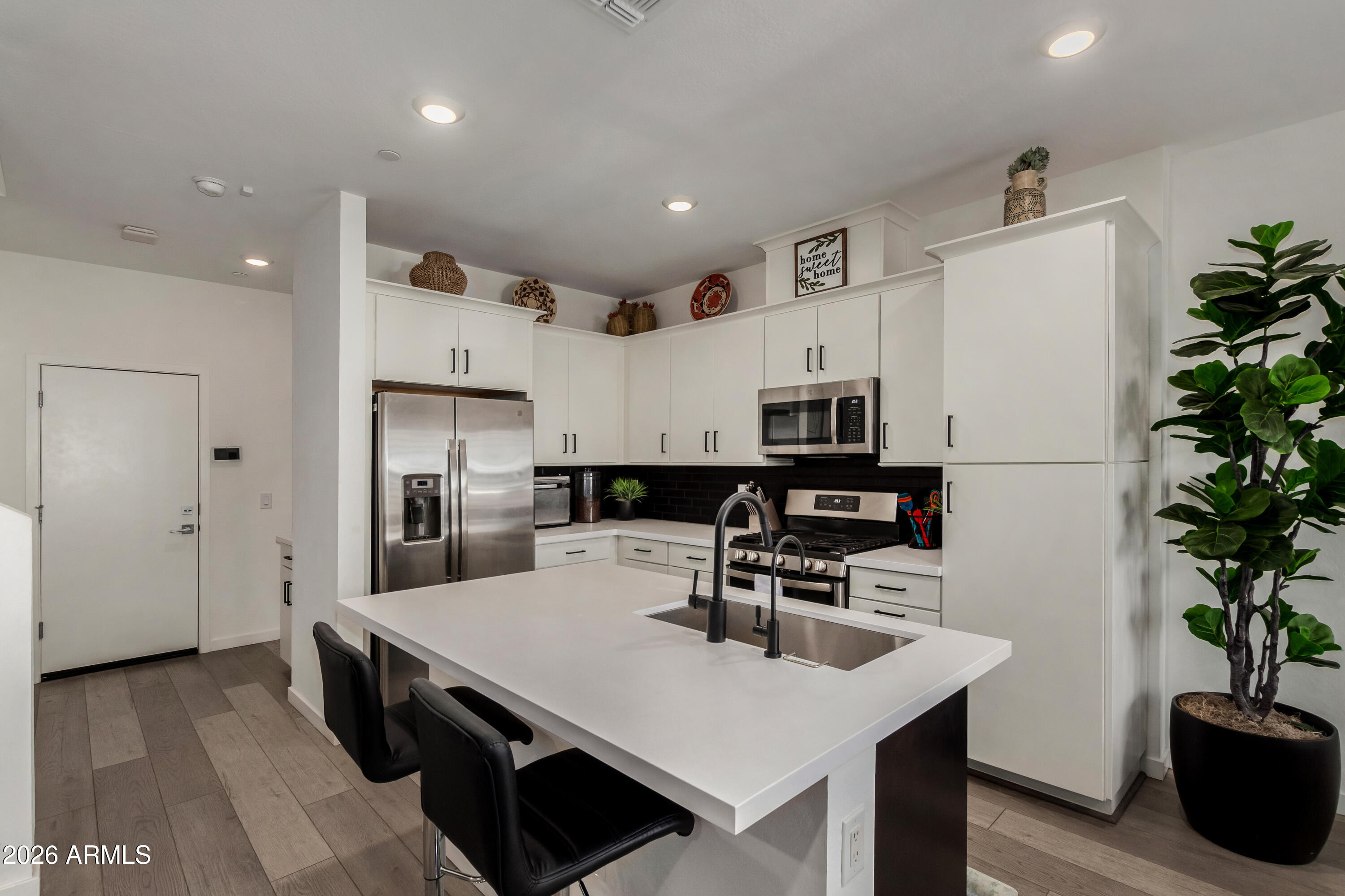 4548 South Renaissance Drive, Unit 103 Gilbert, AZ 85297 - Photo 4 of 19 kitchen 2