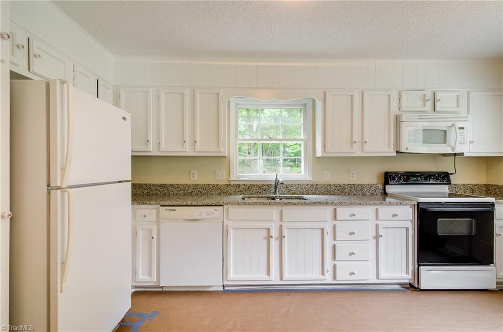 2110 Three Meadows Road Greensboro, NC 27455 - Photo 14 of 29 Gallery Image 14