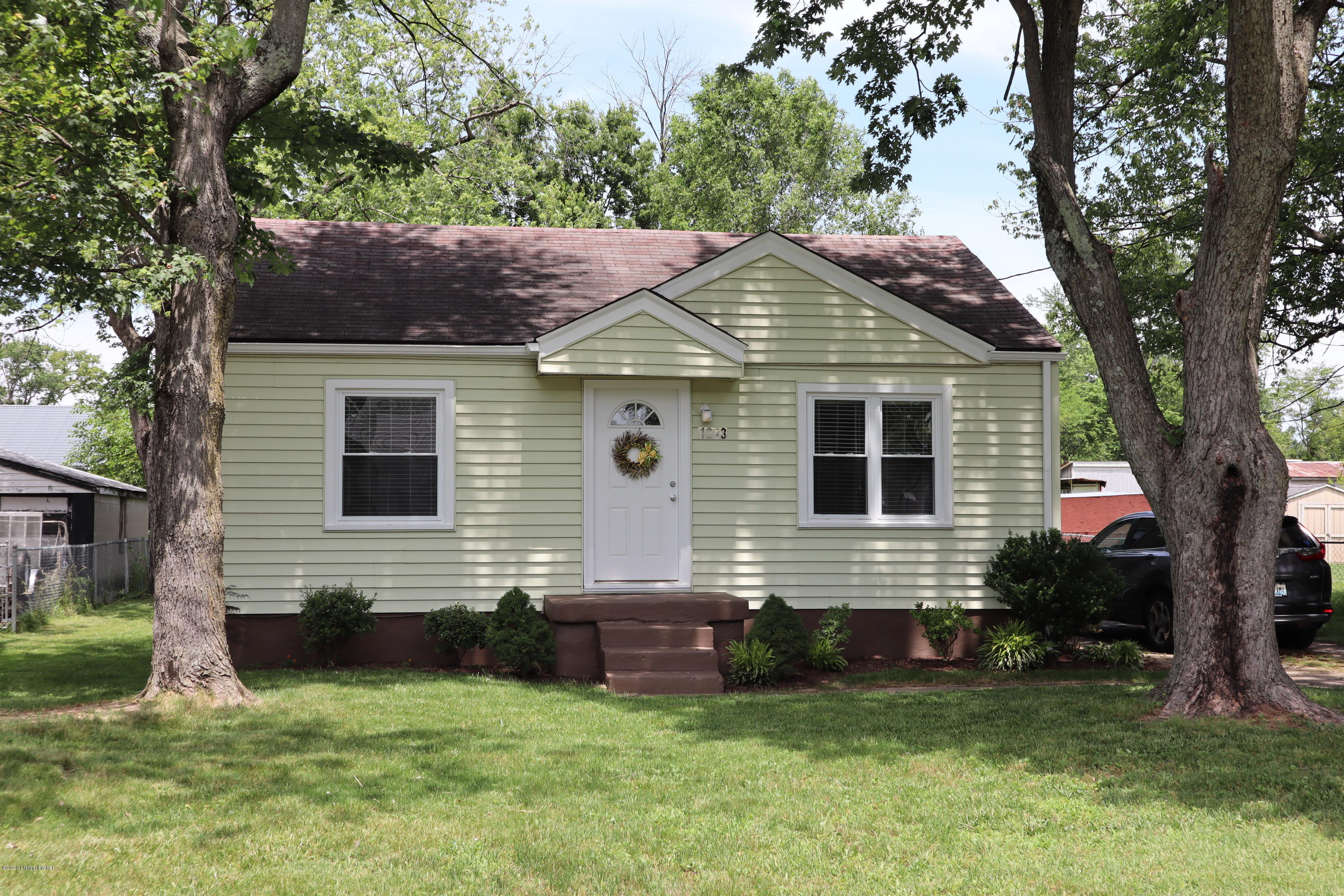 1013 Reeves Road Louisville, KY 40219 - Photo 1 of 16 Front