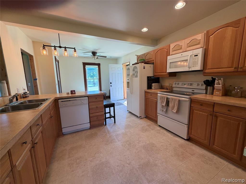 208 East Mill Street Capac, MI 48014 - Photo 7 of 26