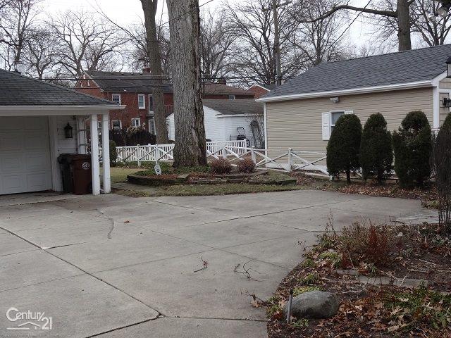 1827 Littlestone Road Grosse Pointe Woods, MI 48236 - Photo 23 of 24