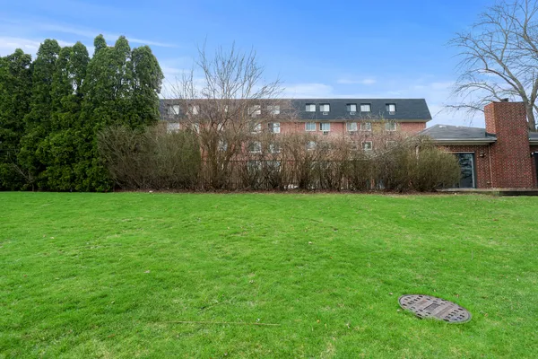 $135,000 | 5011 South Valley Lane, Unit 204, Streamwood, IL 60107