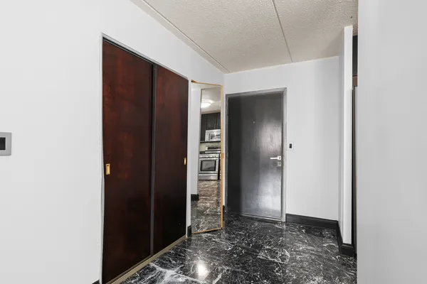 $135,000 | 5011 South Valley Lane, Unit 204, Streamwood, IL 60107