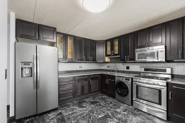 $135,000 | 5011 South Valley Lane, Unit 204, Streamwood, IL 60107