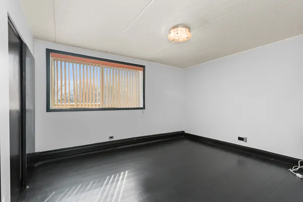 $135,000 | 5011 South Valley Lane, Unit 204, Streamwood, IL 60107