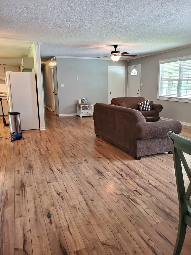 256 Green Shadow Road Cleveland, TN 37323 - Photo 4 of 20 a living room with furniture and a window