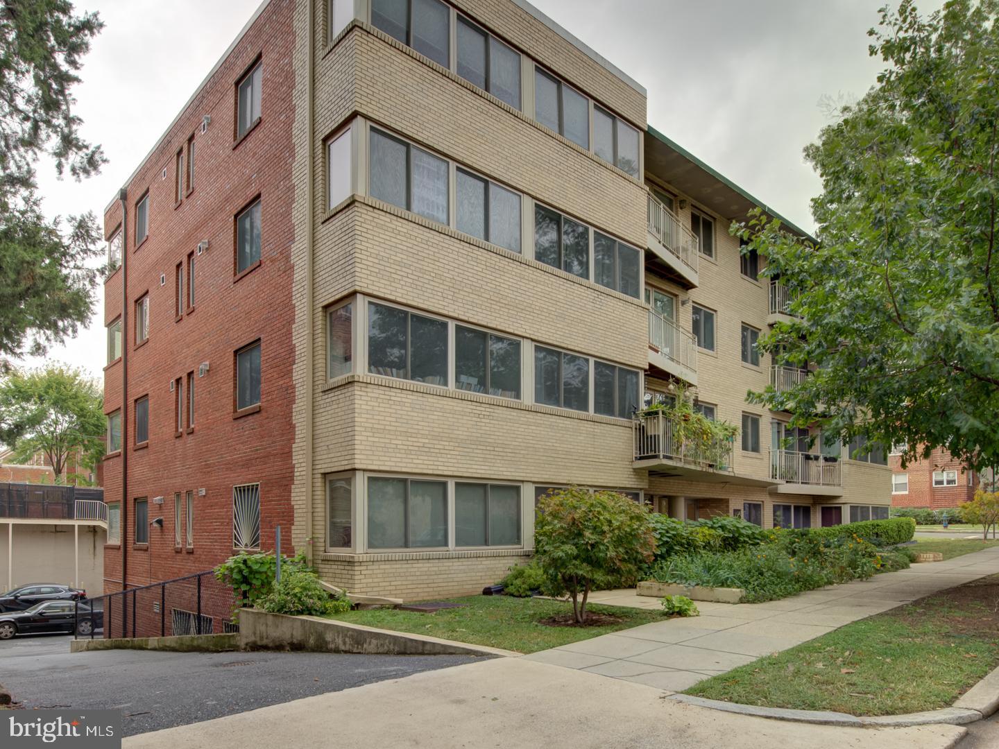 6425 14th Street Northwest, Unit B2 Washington, DC 20012 - Photo 35 of 53 a front view of a building