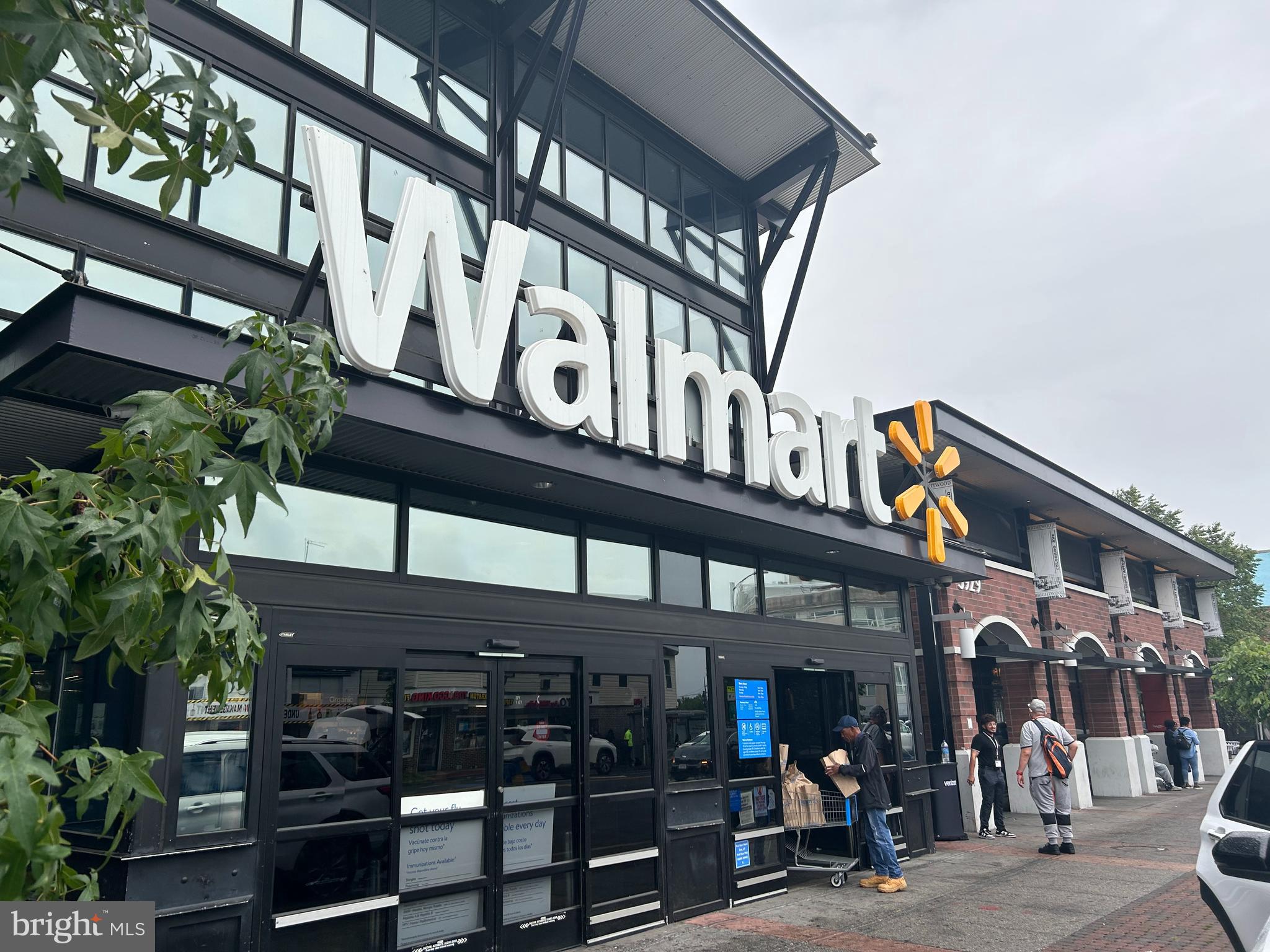 6425 14th Street Northwest, Unit B2 Washington, DC 20012 - Photo 39 of 53 a view of street with shops