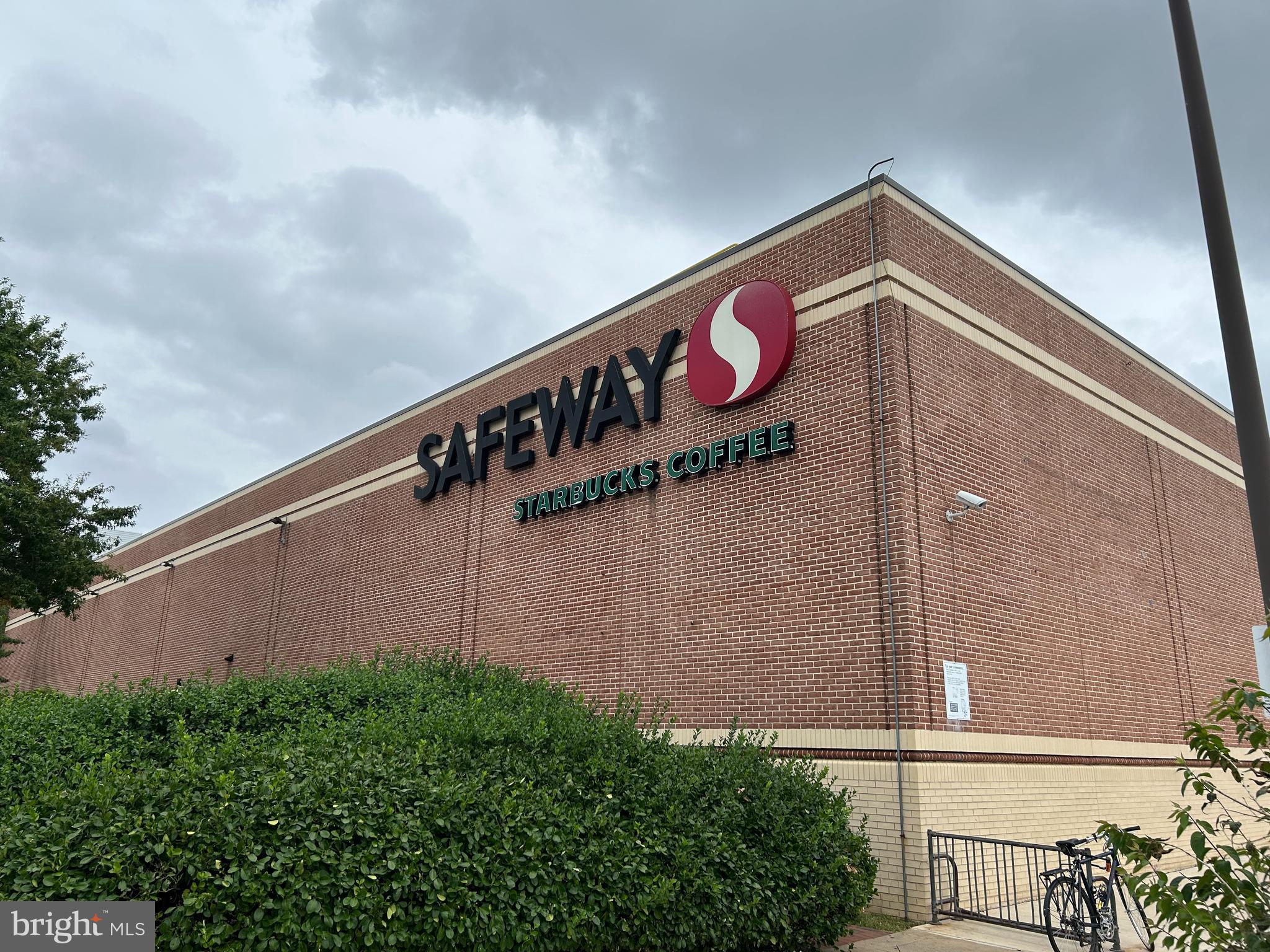 6425 14th Street Northwest, Unit B2 Washington, DC 20012 - Photo 40 of 53 a street sign that is on a pole