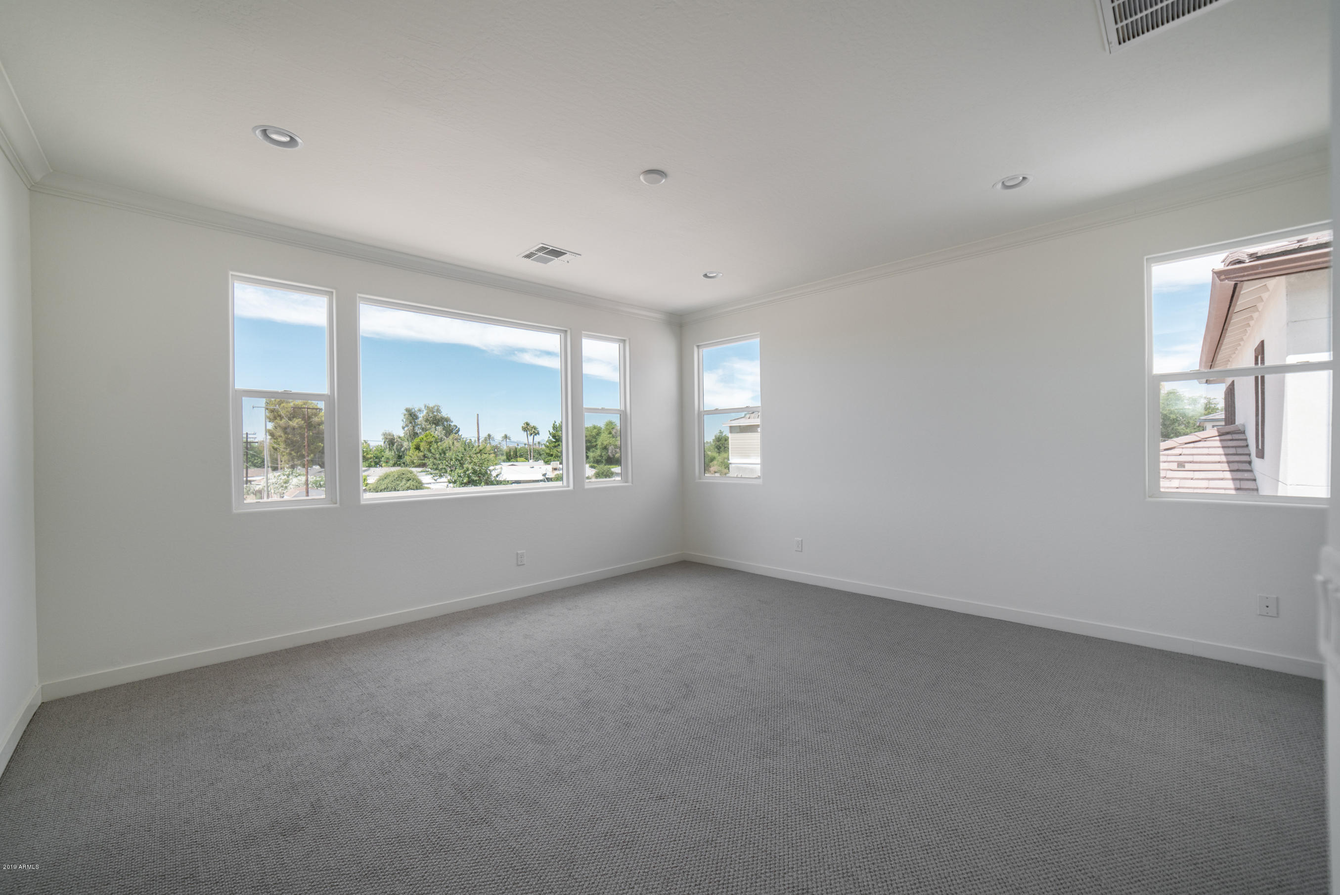 1555 East Ocotillo Road, Unit 18 Phoenix, AZ 85014 - Photo 13 of 26 DSC09513a