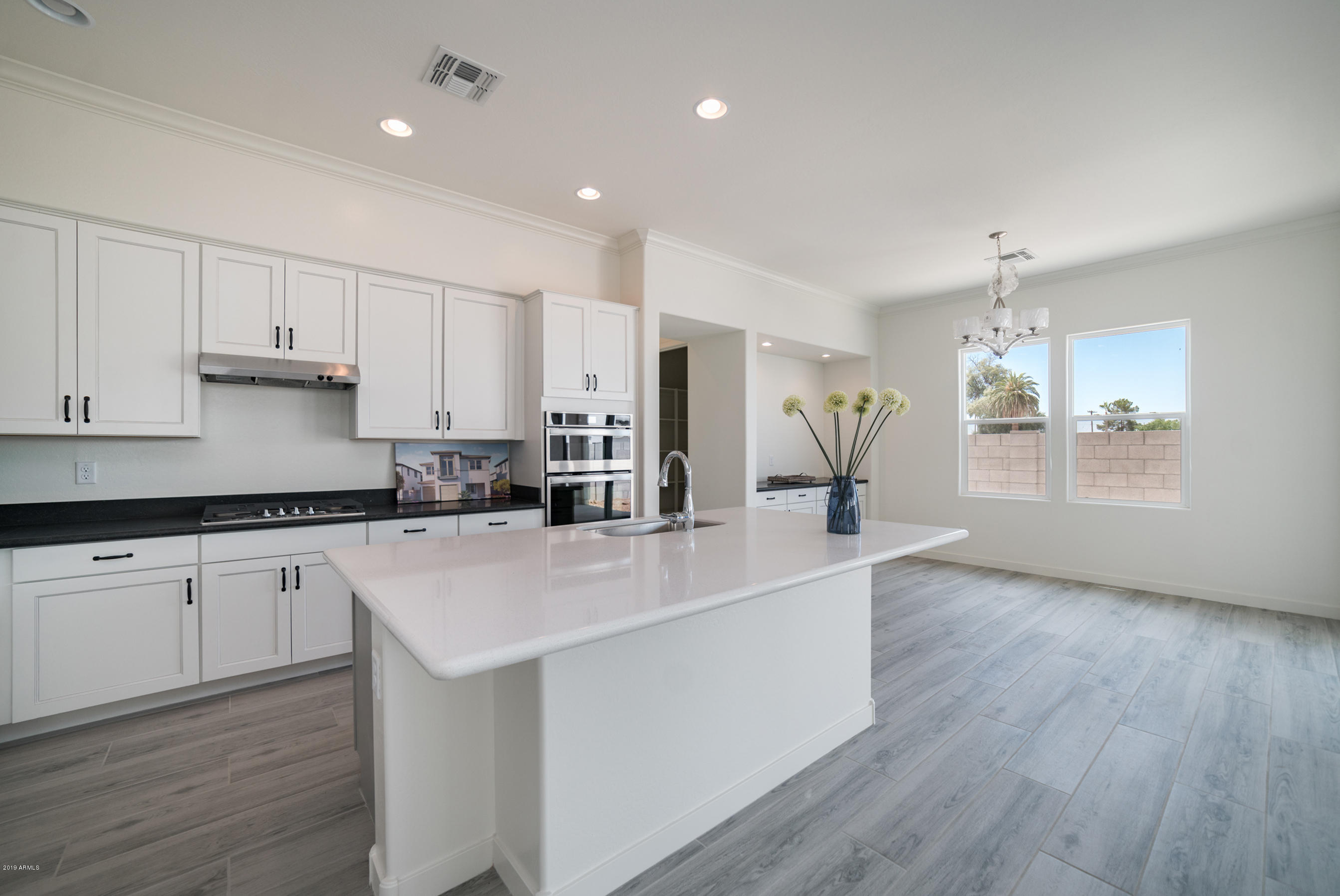 1555 East Ocotillo Road, Unit 18 Phoenix, AZ 85014 - Photo 4 of 26 DSC09548a