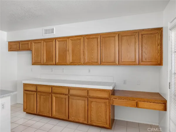 $305,000 | 11554 Francisco Place, Apple Valley, CA 92308