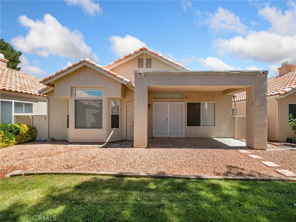 $305,000 | 11554 Francisco Place, Apple Valley, CA 92308