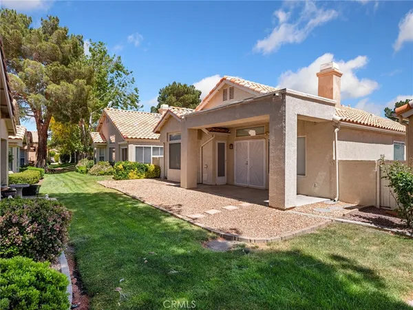 $305,000 | 11554 Francisco Place, Apple Valley, CA 92308
