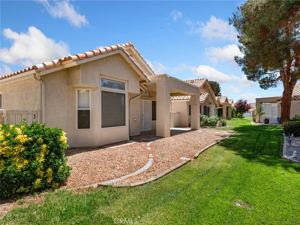 $305,000 | 11554 Francisco Place, Apple Valley, CA 92308