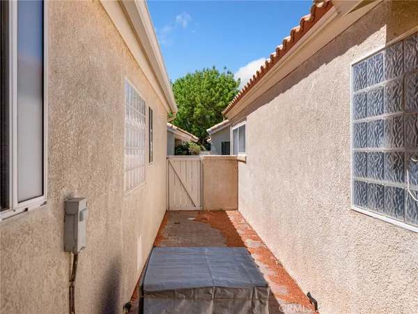 $305,000 | 11554 Francisco Place, Apple Valley, CA 92308