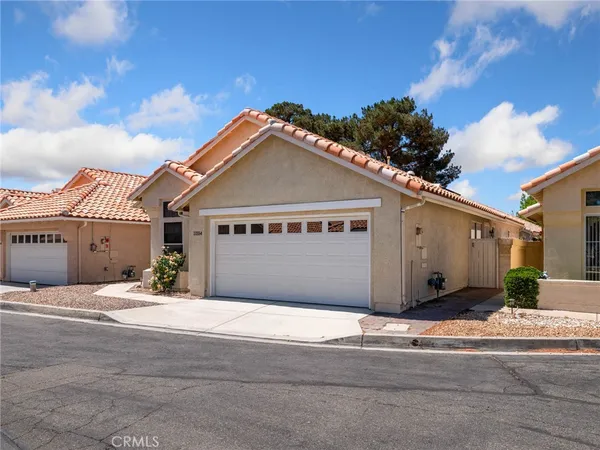 $305,000 | 11554 Francisco Place, Apple Valley, CA 92308