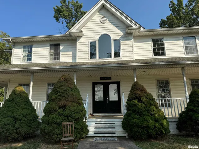 $349,000 | 102 West North Street, Ina, IL 62846